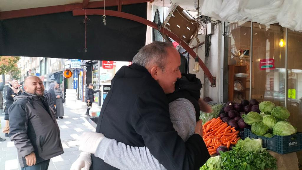 AK PARTİLİ KONAK GENÇLERE GÜVENİYOR