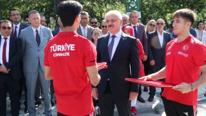 ATATÜRK'ÜN BOLU'YA GELİŞİNİN 89. YIL DÖNÜMÜ TÖRENLE KUTLANDI