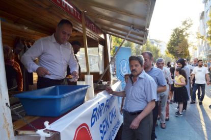 MHP VE ÜLKÜ OCAKLARINDAN ZAFER BAYRAMI HASSASİYETİ