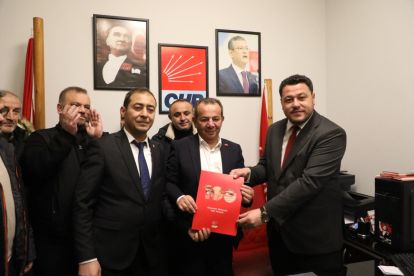BAŞKAN TANJU ÖZCAN'I BOLU'DA PARTİLİLER KARŞILADI