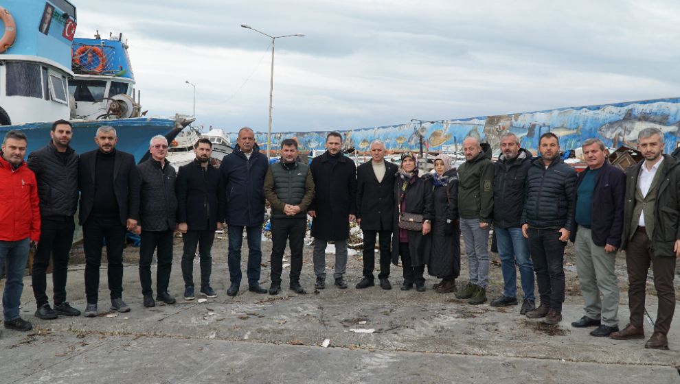 AKP'Lİ VEKİL FIRTINADAN ZARAR GÖRENLERİN YANINDAYDI