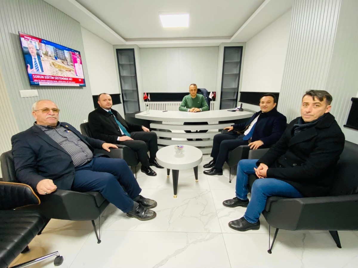 SİZ ÖYLE OTURUN, ADAMLAR SANDIĞIN DİBİNE İNMİŞLER