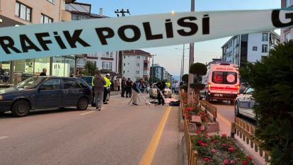 YAŞLI ADAM HAVADA TAKLA ATARAK YOLA SAVRULMUŞ