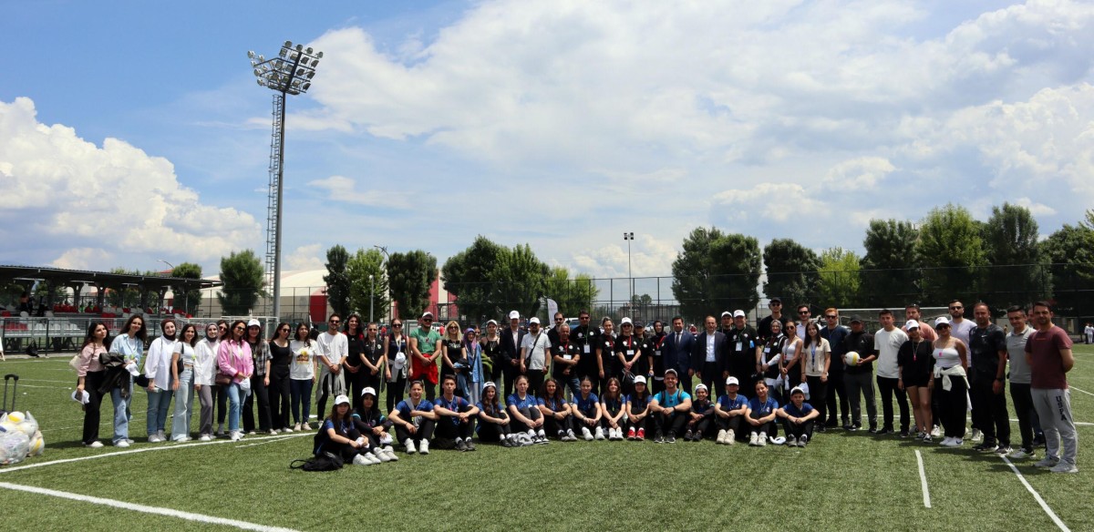 ÇOCUKLAR GELENEKSEL OYUNLARLA DOYASIYA EĞLENDİ