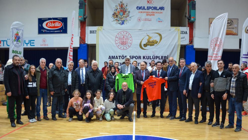 BOLU'DA AMATÖR SPOR KULÜPLERİNE MALZEME DESTEĞİ