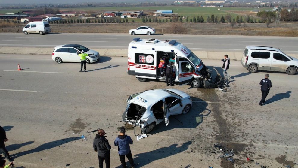 ANKARA-BOLU KARAYOLUNDA KAZA: 2'Sİ AĞIR 5 YARALI