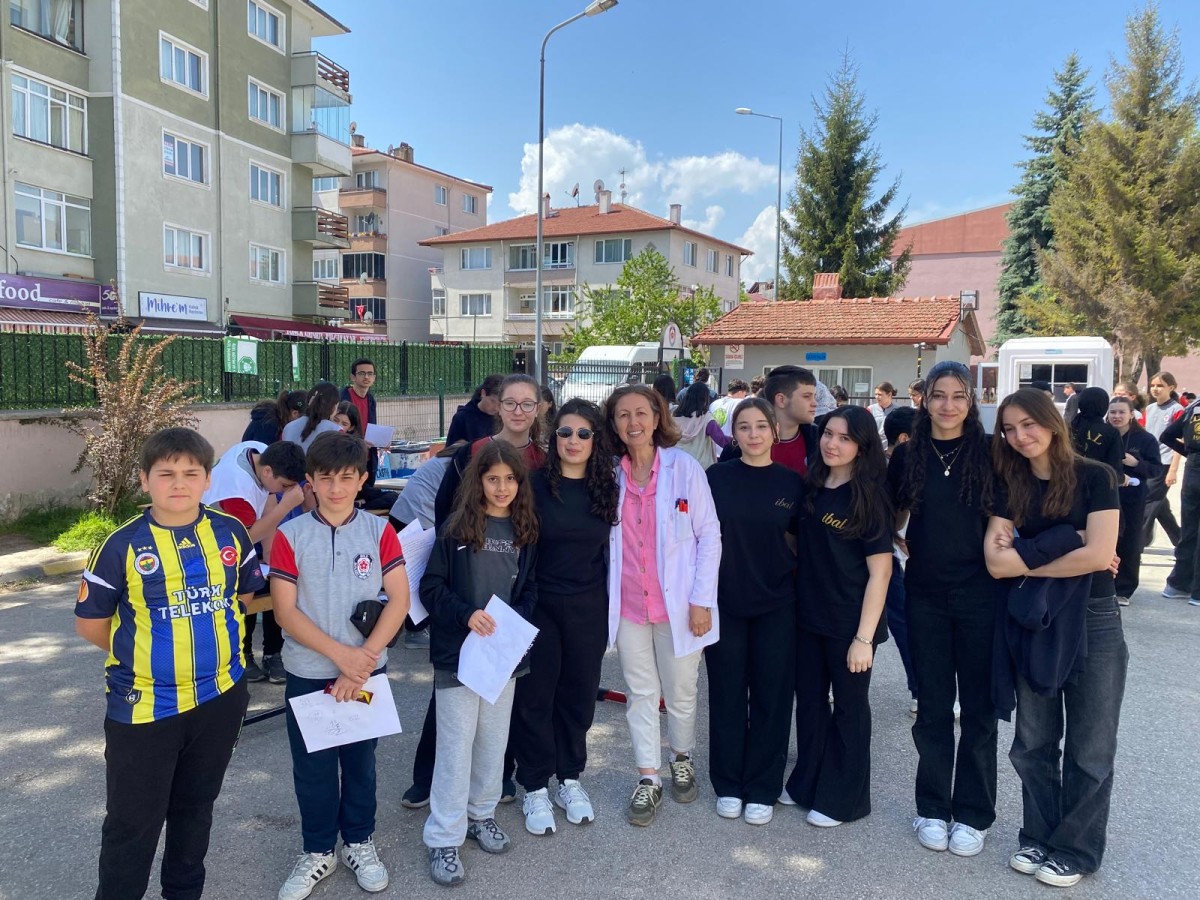 "BÜYÜKLERLE KÜÇÜKLER ASAL SAYILARLA EL ELE"