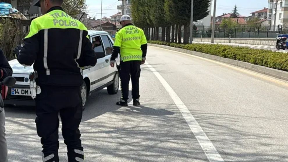TRAFİK DENETİMLERİ SIKLAŞTI. GÜVELİK EKİPLERİ KENT GENELİNDE KUŞ UÇURTMUYOR