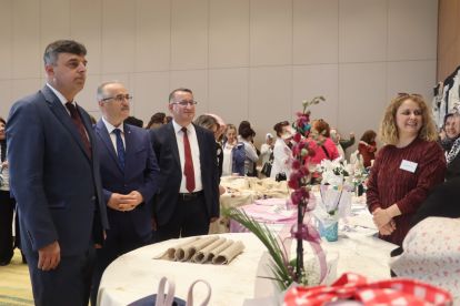EL EMEĞİ GÖZ NURU ESERLER GÖRÜCÜYE ÇIKTI