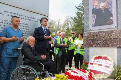 İZZET BABAMIZA ŞÜKRANLARIMIZLA