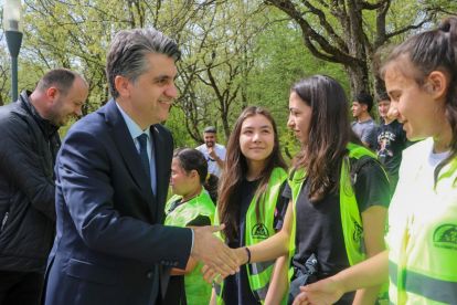 İZZET BABAMIZA ŞÜKRANLARIMIZLA