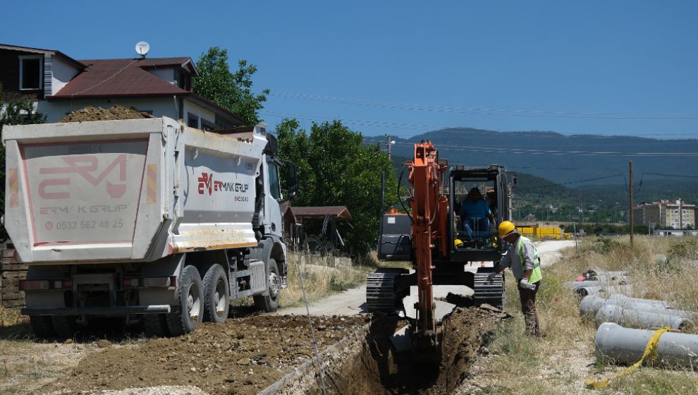 BOLU BELEDİYESİ'NDEN ŞEHRİN DÖRT BİR YANINDA YOĞUN MESAİ