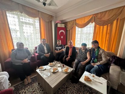 MHP KAPI KAPI DOLAŞIP, GÖNÜLLERE DOKUNUYOR