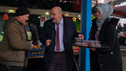 Pazar Esnafına ve Vatandaşlara Kandil Helvası İkramı