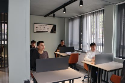 İZZET BAYSAL ANADOLU LİSESİ’NDE YENİLENEN ALANLAR HİZMETE AÇILDI