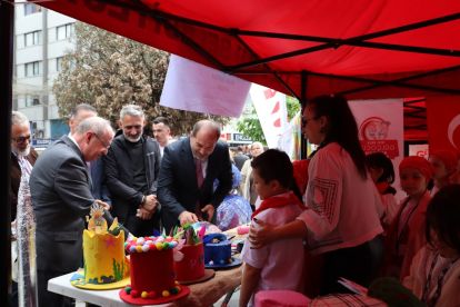 İZZET BAYSAL ŞÜKRAN GÜNLERİ'NDE EĞİTİM STANTLARINA YOĞUN İLGİ