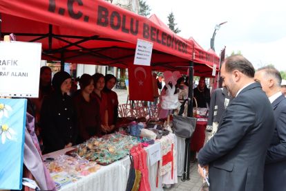 İZZET BAYSAL ŞÜKRAN GÜNLERİ'NDE EĞİTİM STANTLARINA YOĞUN İLGİ